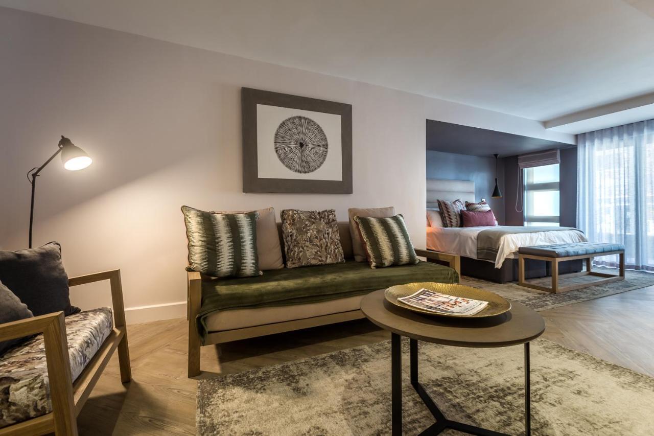 Deluxe King Suite
