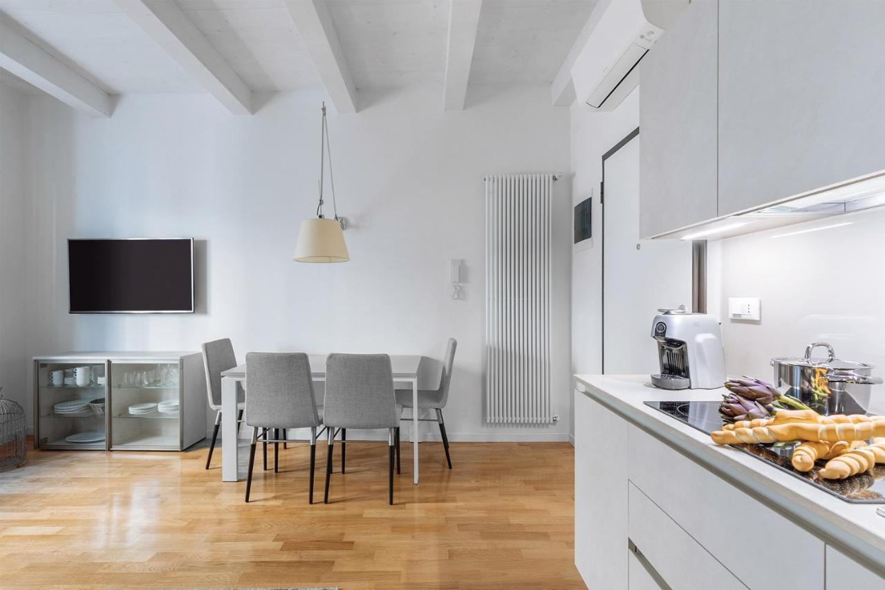 One-Bedroom Apartment,756845590:JPEG
