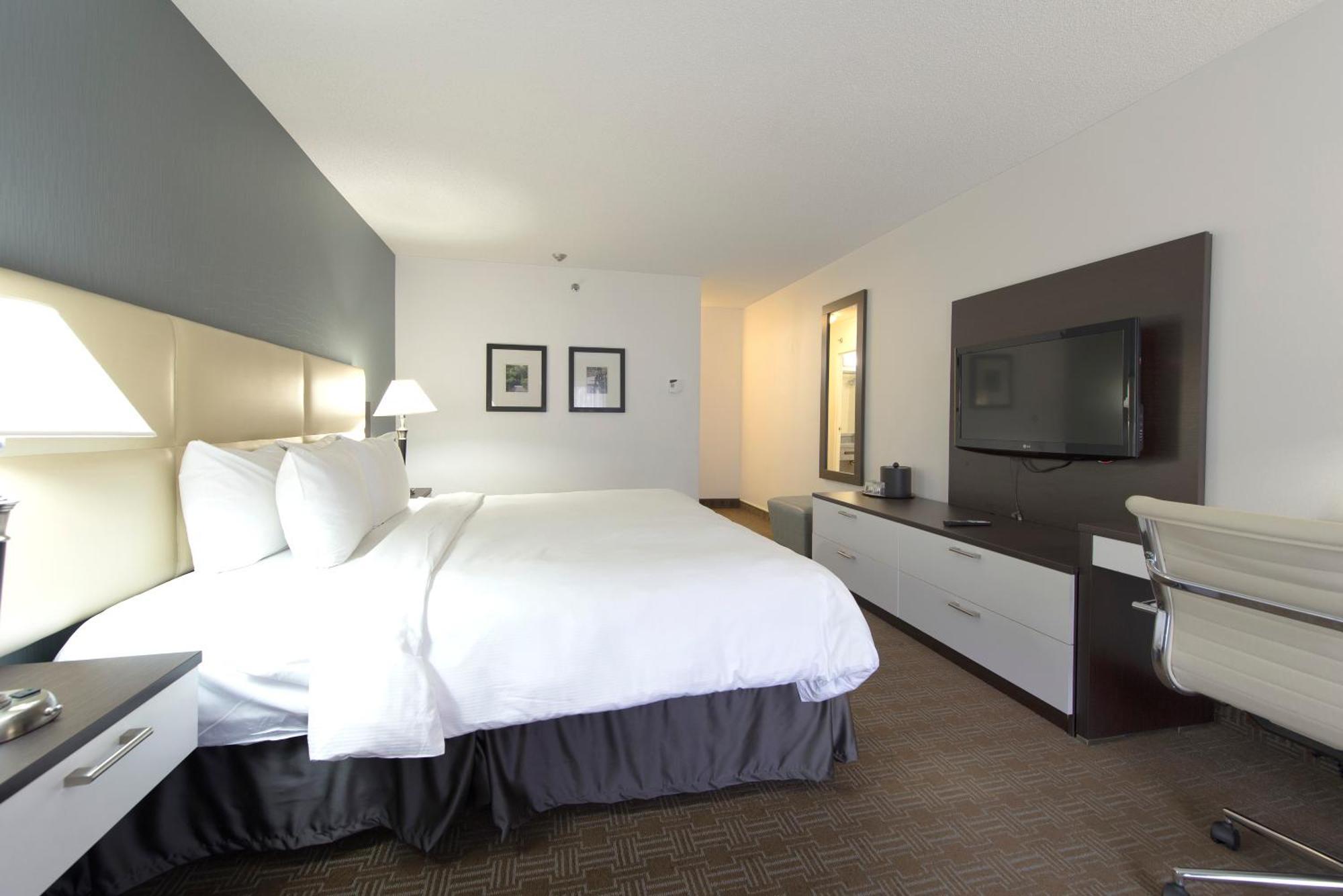 Deluxe King Room Balcony