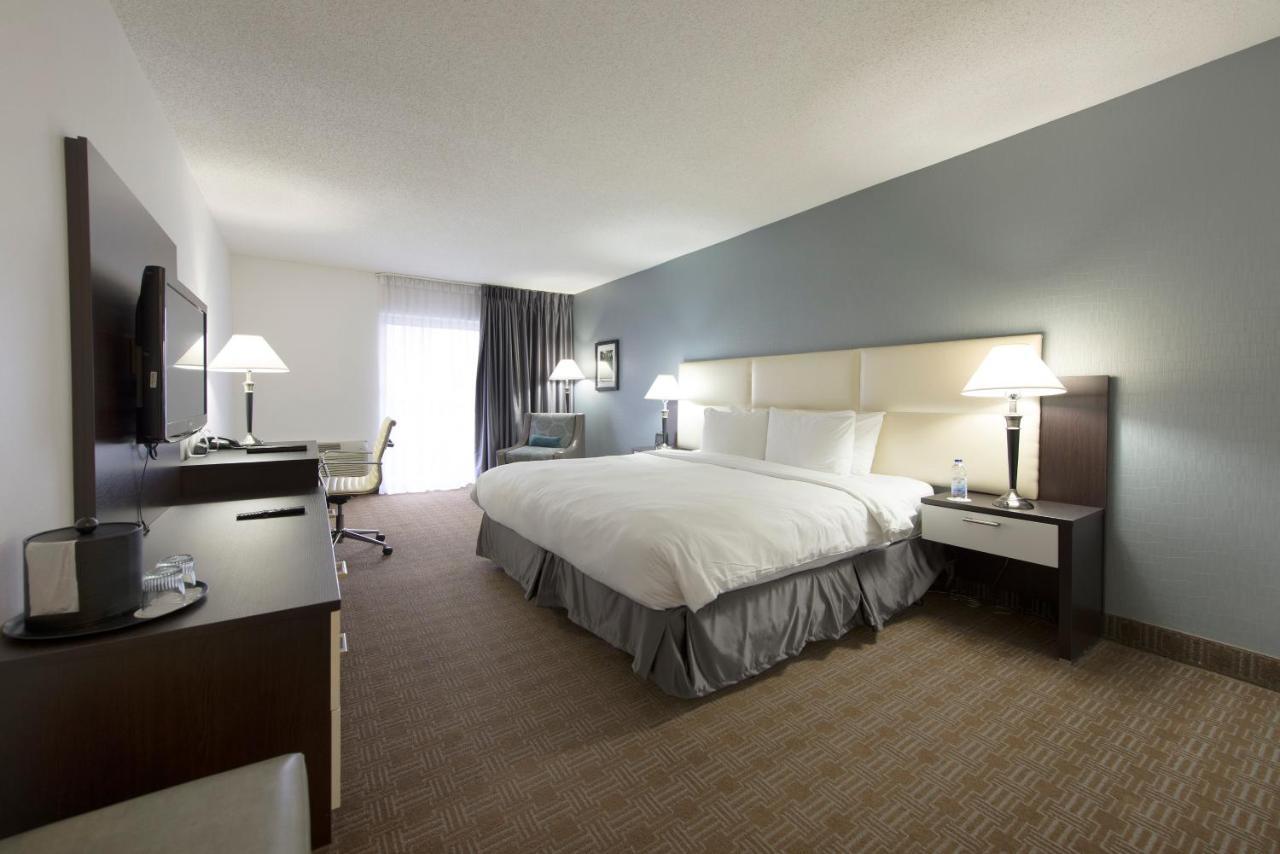 Deluxe King Room Balcony