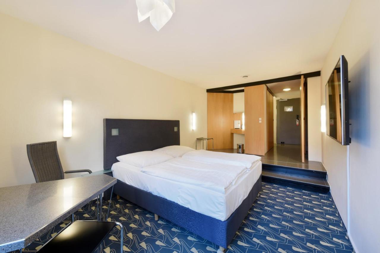 Double or Twin Room,757845391:JPEG