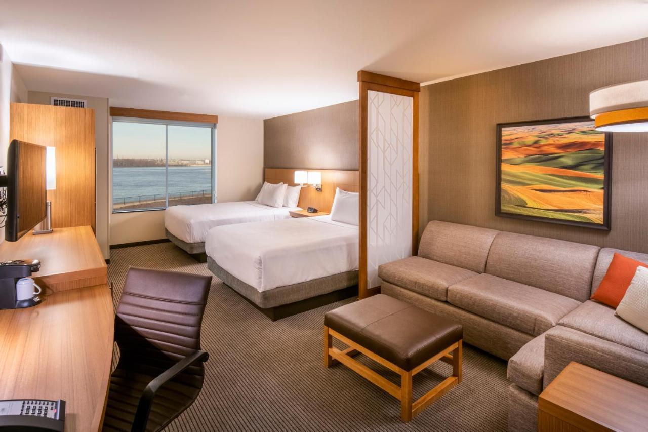 Queen Room with Two Queen Beds and Sofa Bed
