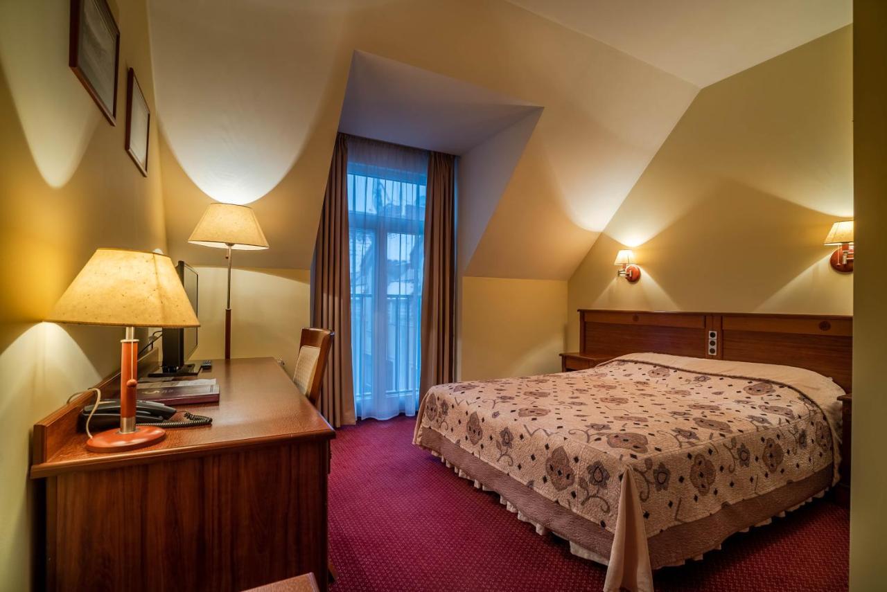 Double Room,1516358749:JPEG