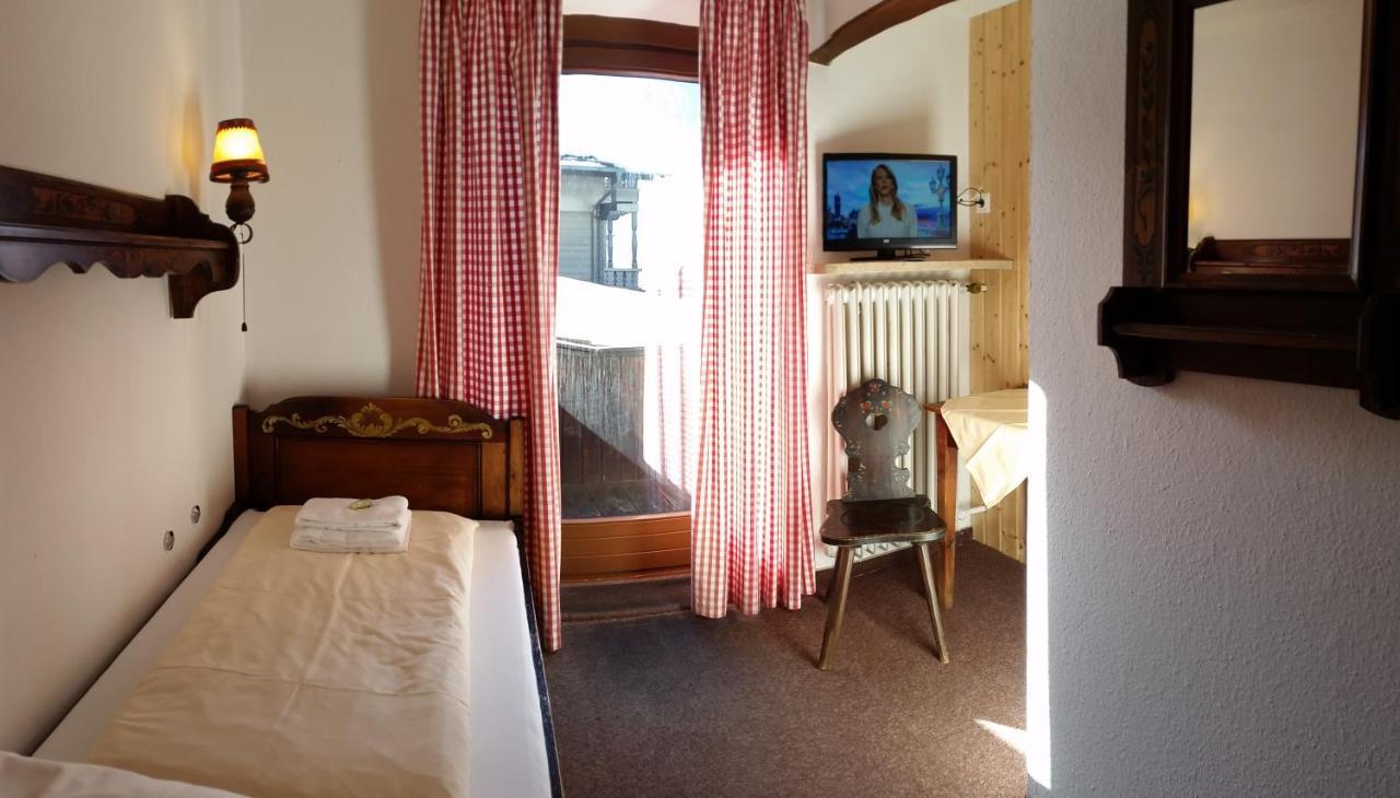Single Room,780910689:JPEG