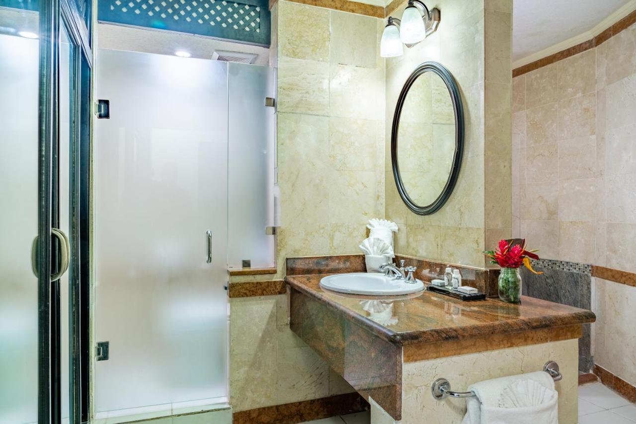 Plunge Pool Jr Suite Concierge Service