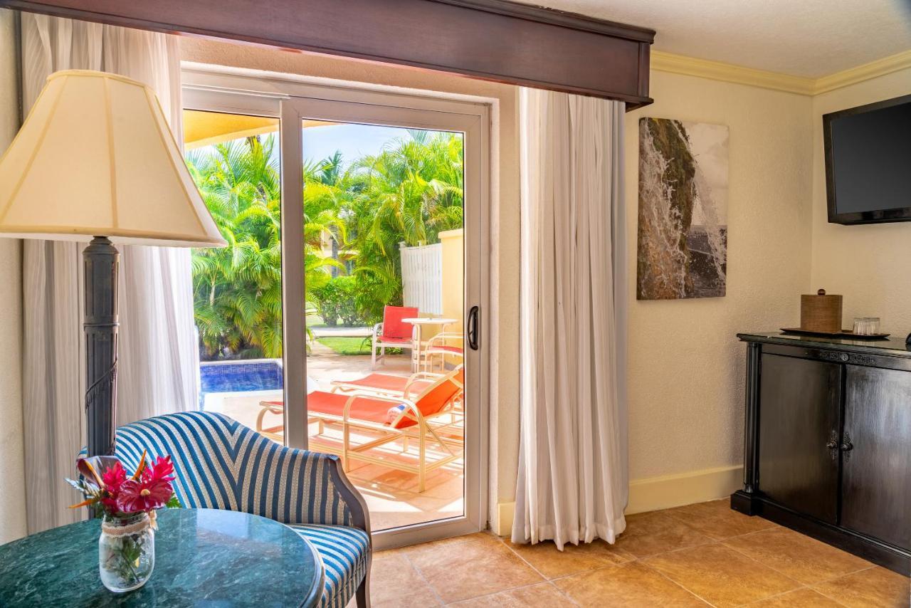 Plunge Pool Jr Suite Concierge Service