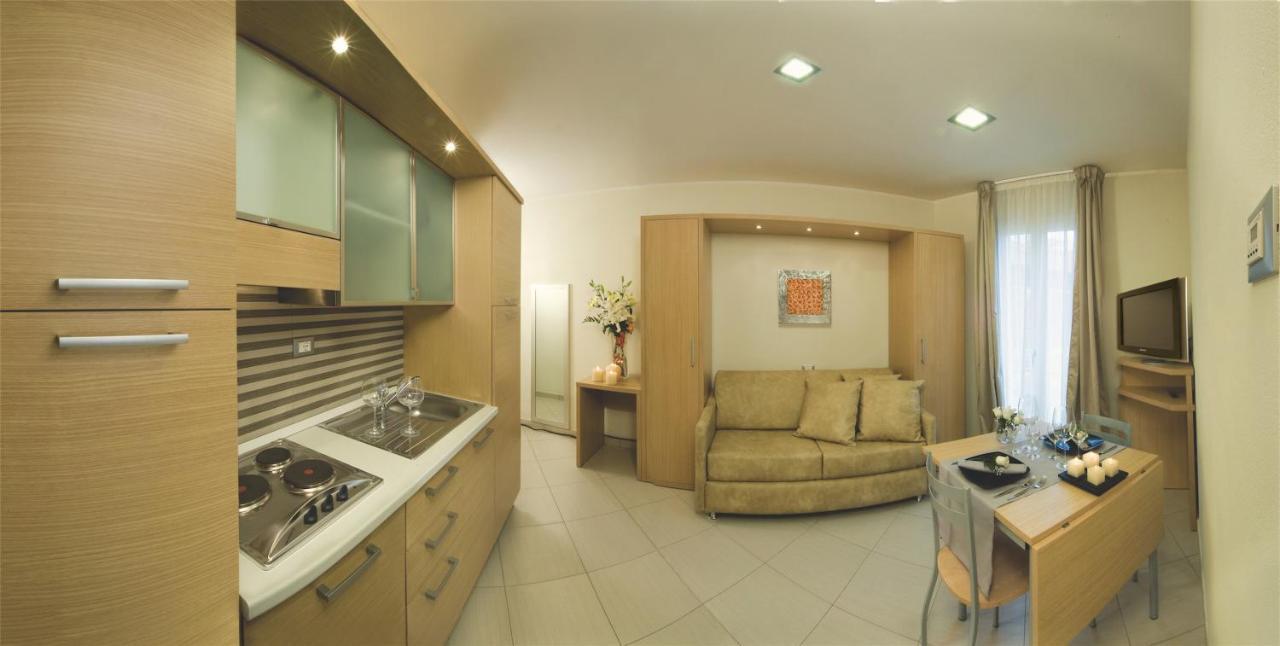 Two-Bedroom Apartment,758174839:JPEG