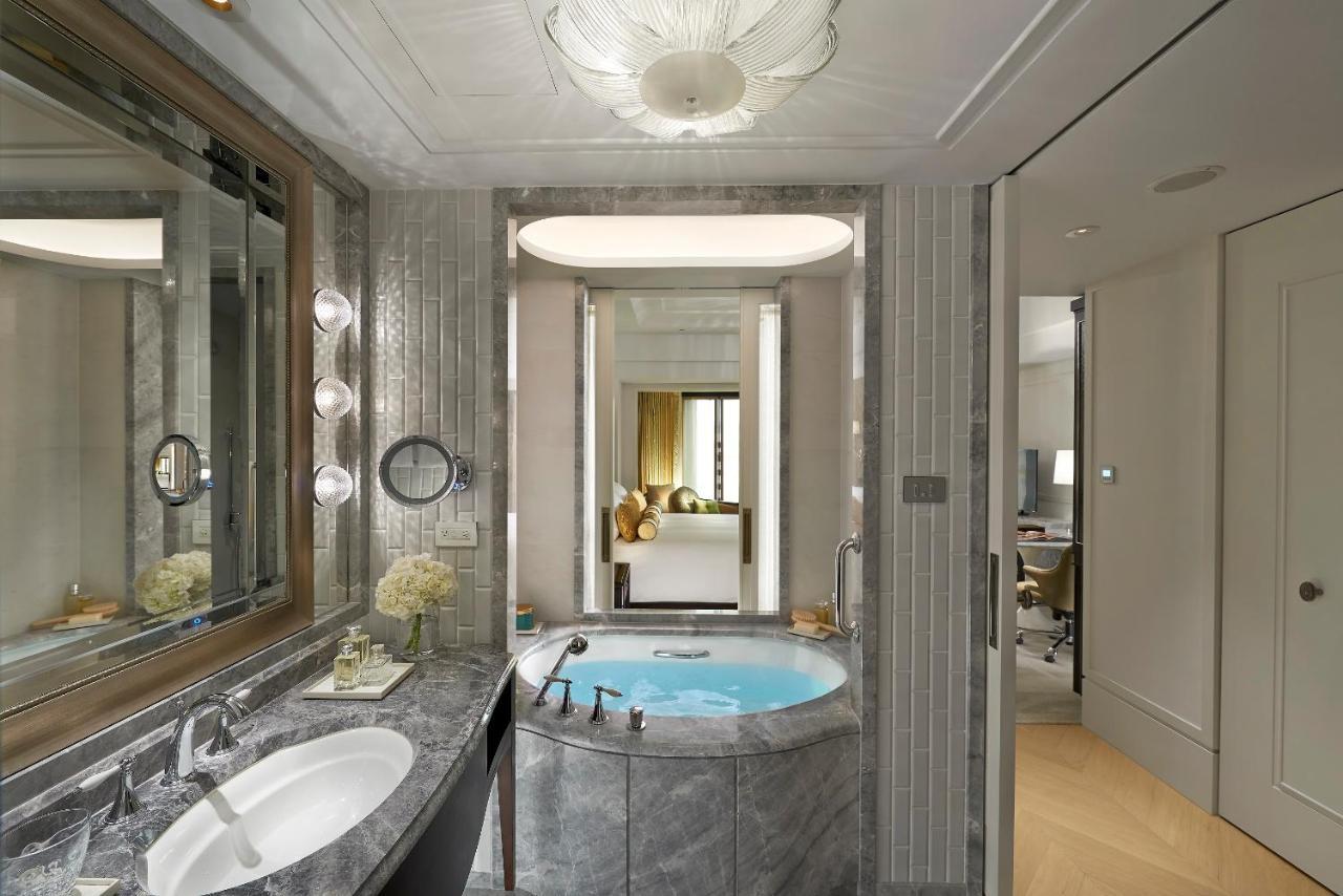 Club Deluxe King Room,1661666079:JPEG