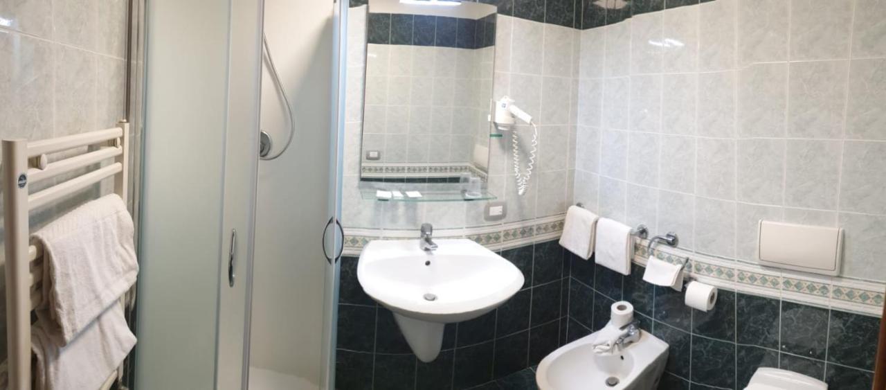 Single Room,758061928:JPEG