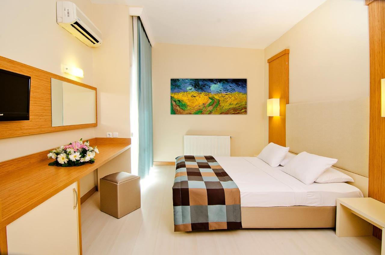 Double or Twin Room Sea View