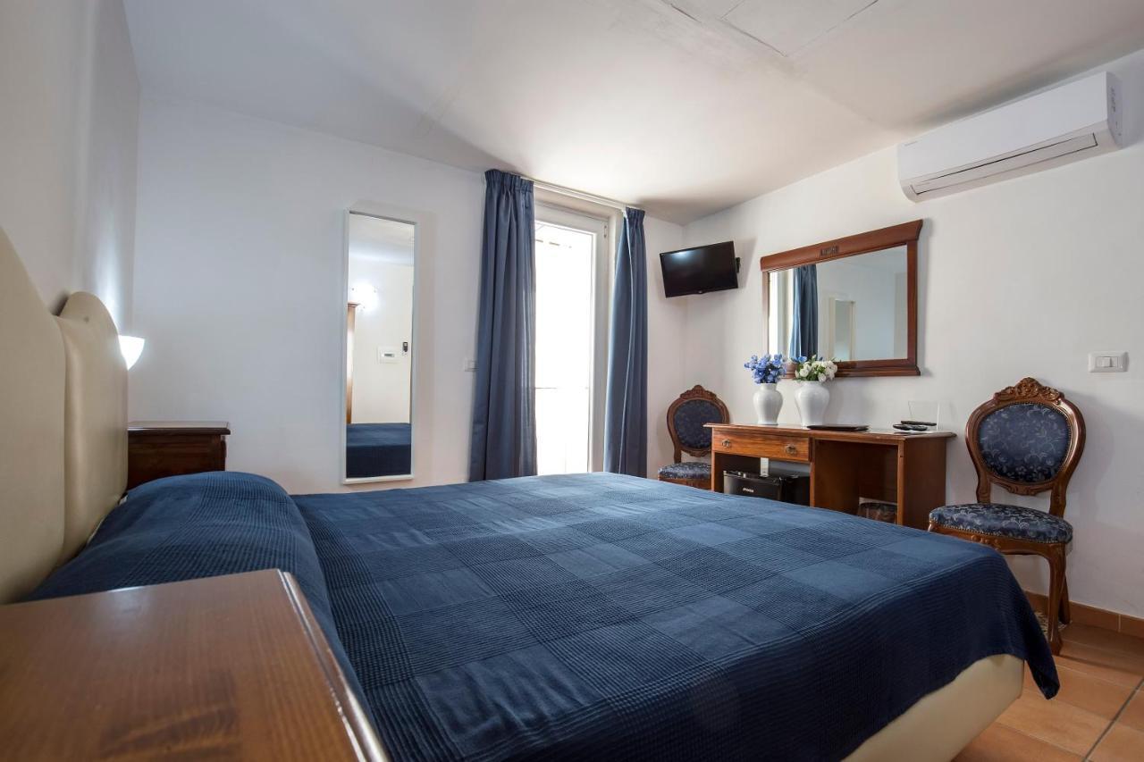 Economy Double Room,758594071:JPEG