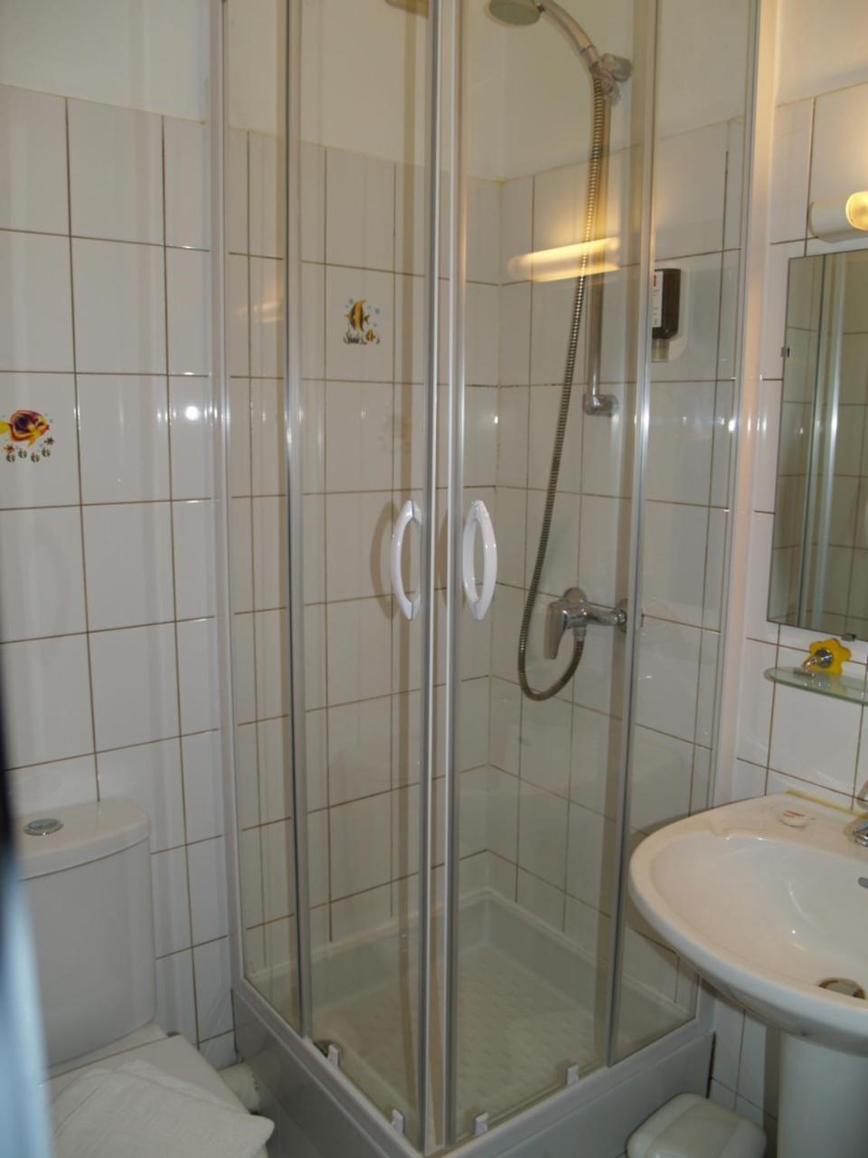 Double Room Shower