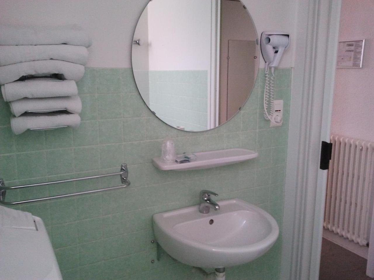 Twin Room with Mountain View,769702684:JPEG
