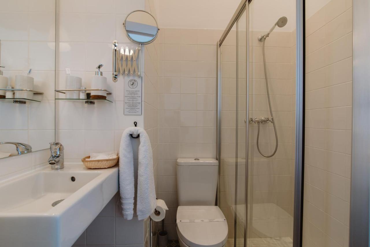 Double Room Private Bathroom