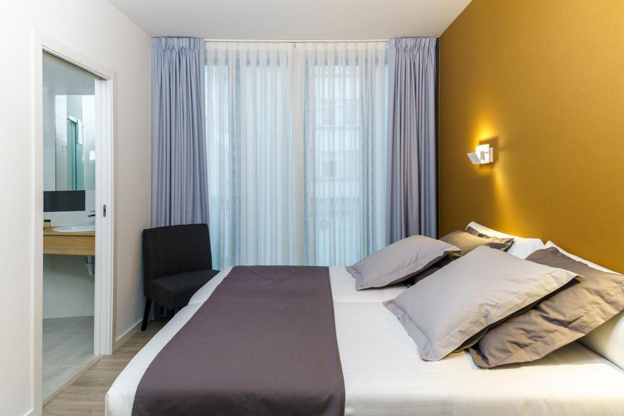 Standard Double or Twin Room,759086980:JPEG