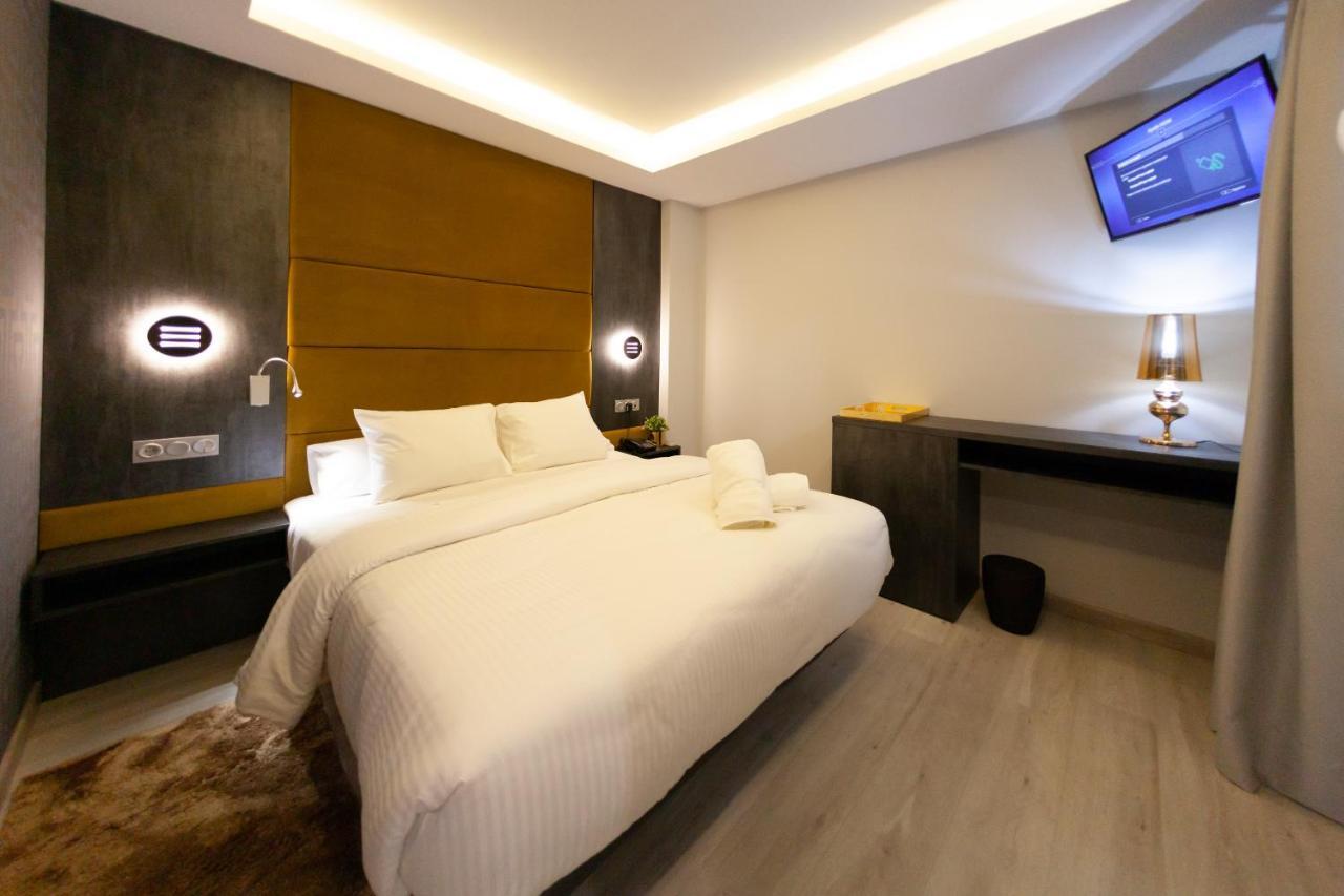 Large Double Room,759565700:JPEG