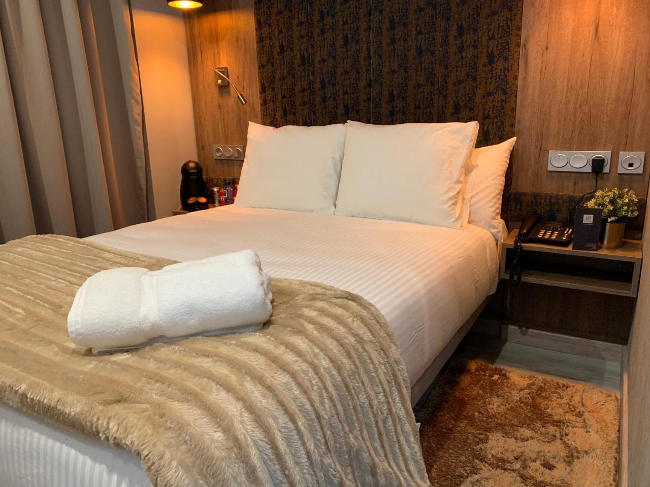 Single Room,759566423:JPEG