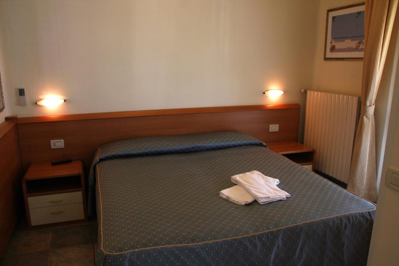 Standard Double Room,759803252:JPEG