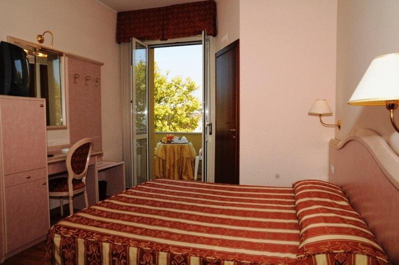 Double Room,405458358:JPEG