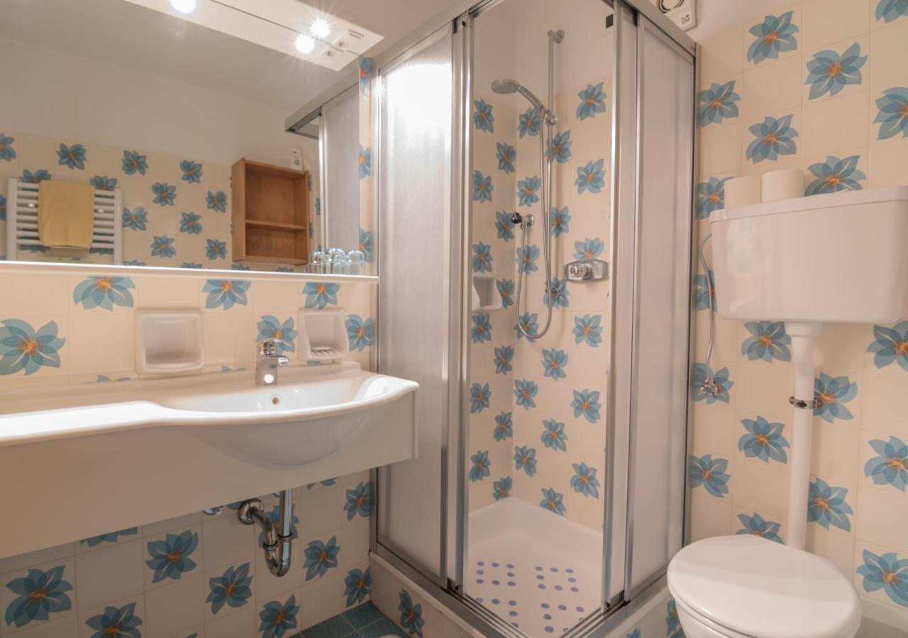Superior Double or Twin Room Mountain View