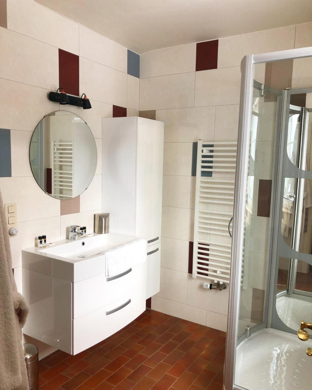 Family Room Shower