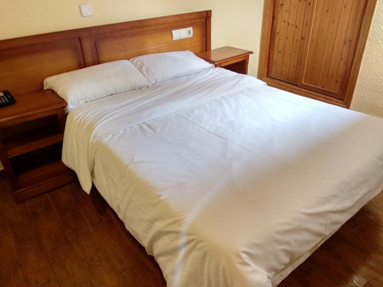 Single Room,761400166:JPEG