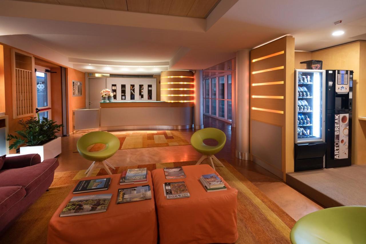 Studio Apartment,789981960:JPEG