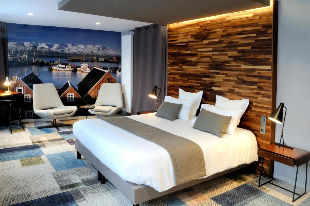 Contemporary Superior Room,1602957273:JPEG