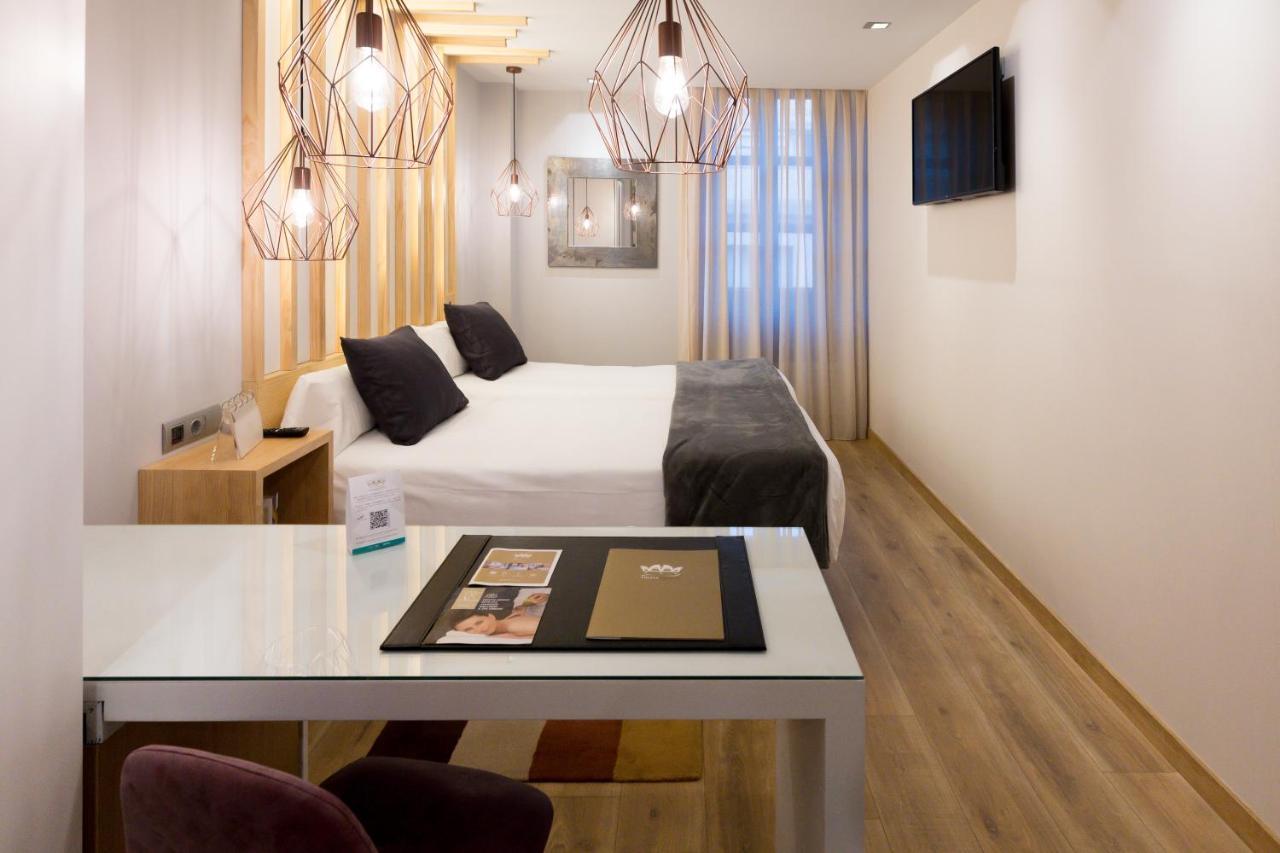 Two Adjacent Rooms,806220897:JPEG