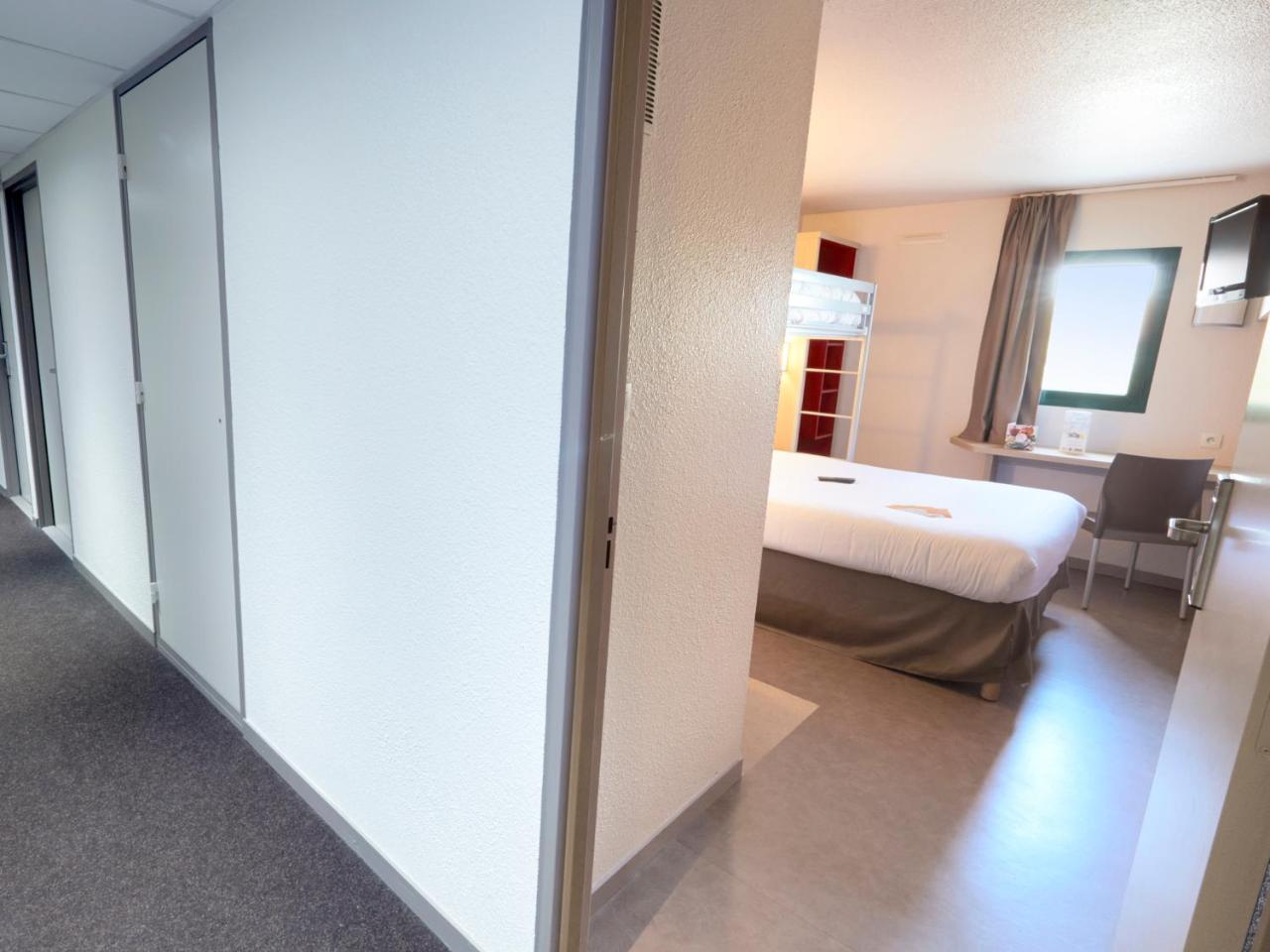 Triple Room 1 Double Bed 1 Single Bed,692318568:JPEG