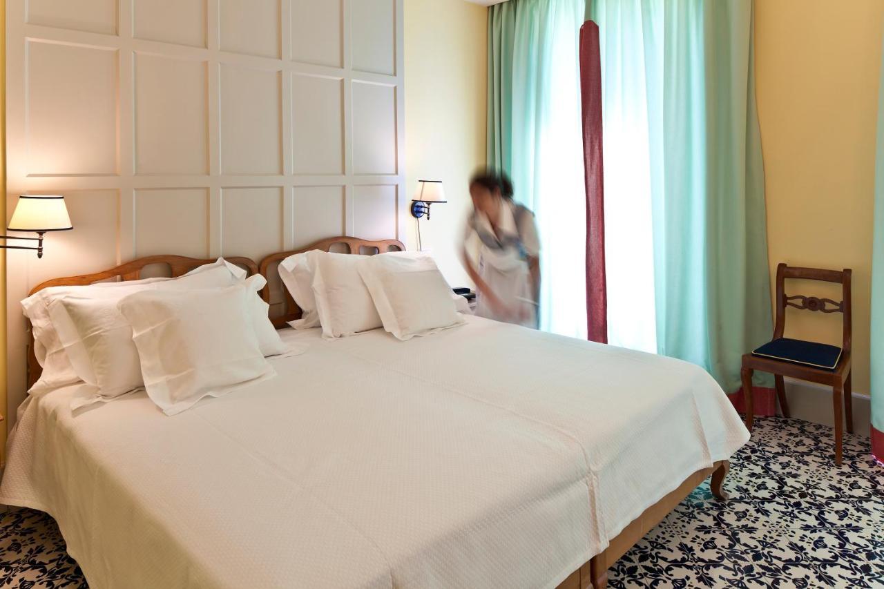 Double or Twin Room Sea View