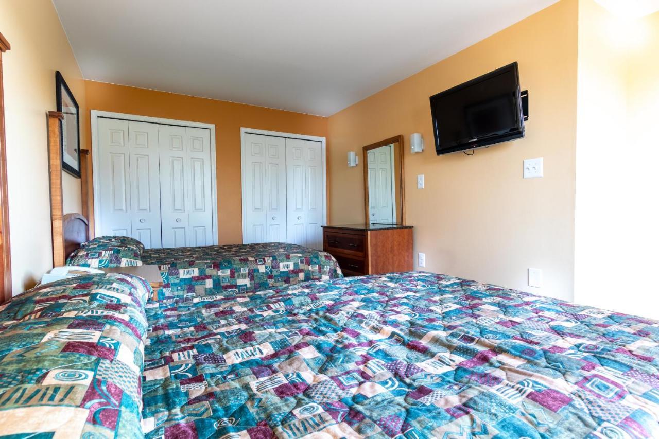 Deluxe One-Bedroom Suite