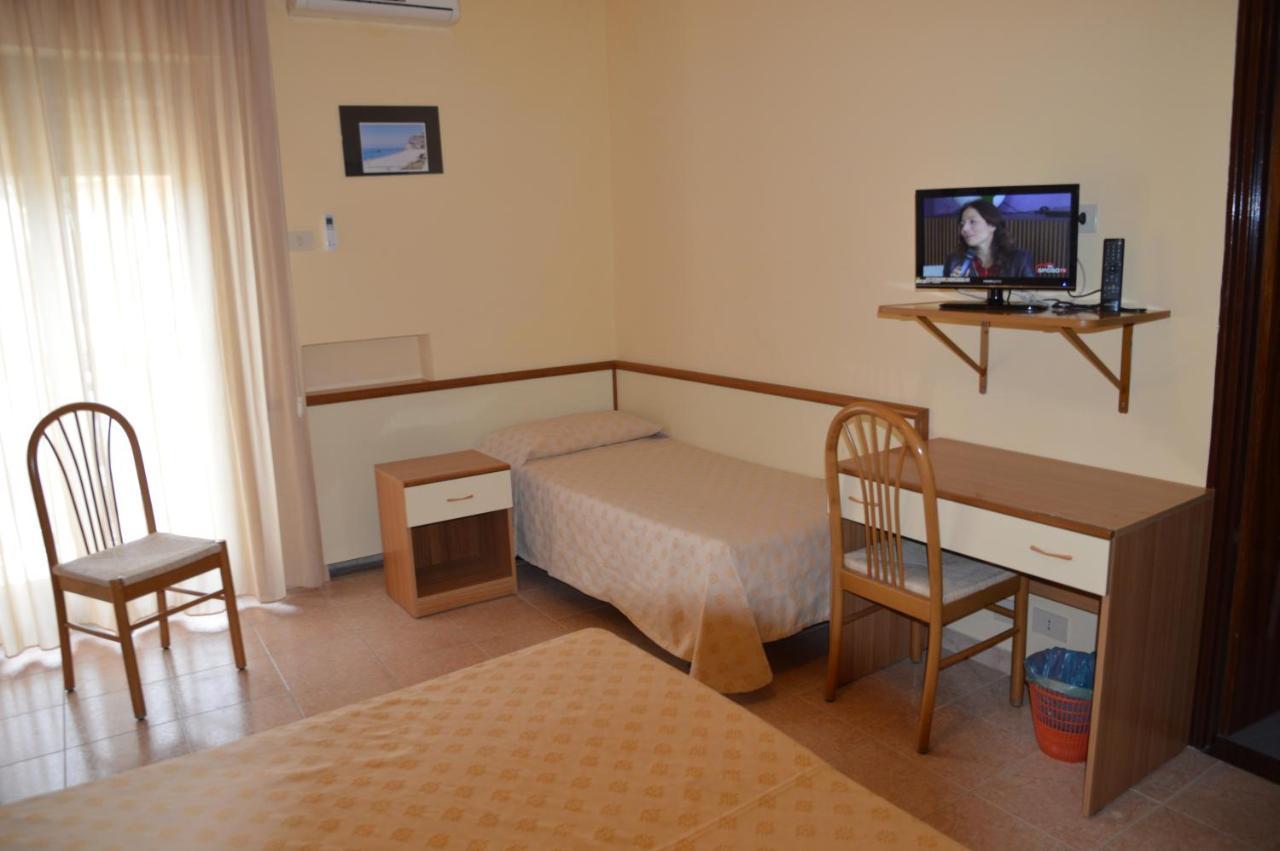 Triple Room,1209673957:JPEG