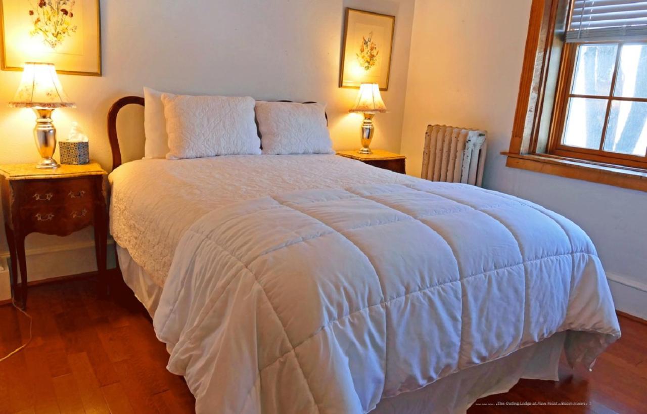 Budget Queen Room