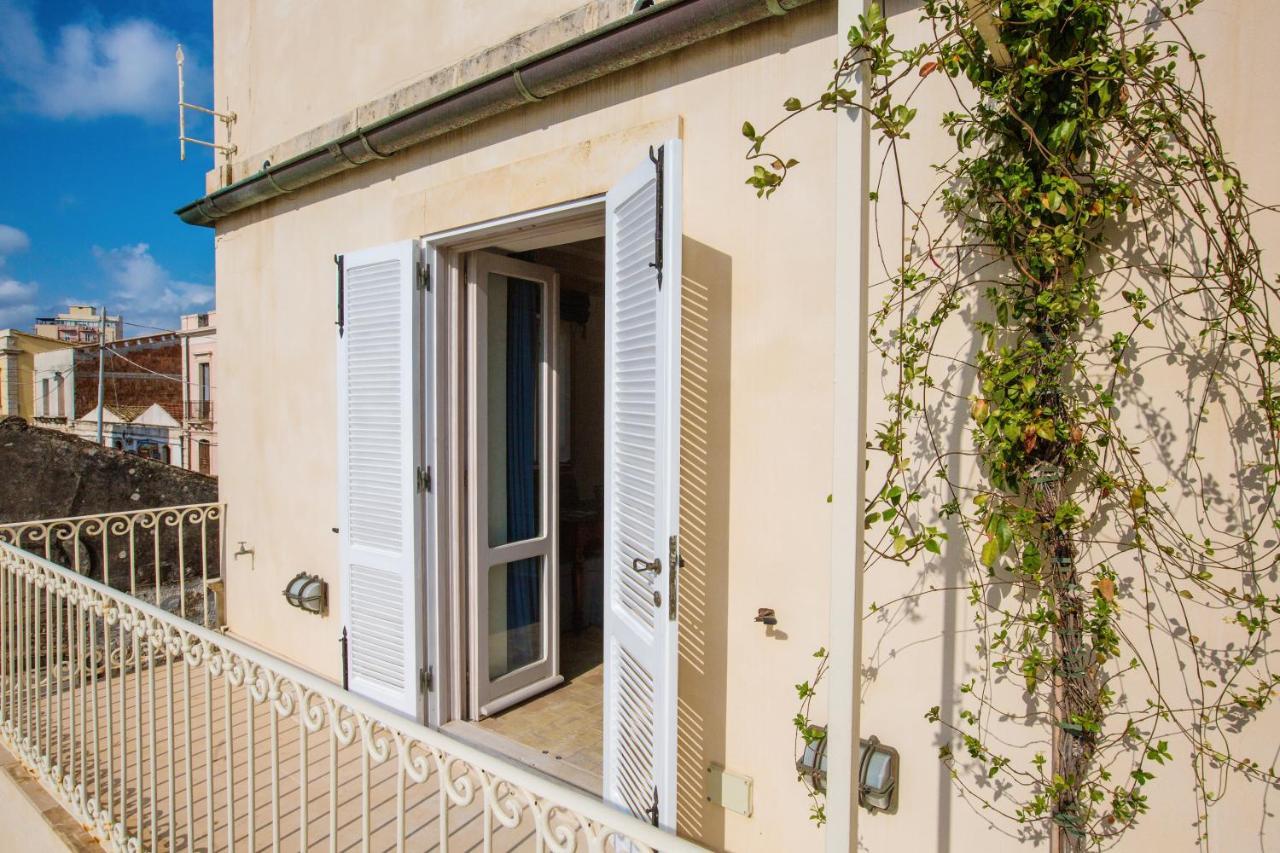 One-Bedroom Apartment Balcony Separate Building
