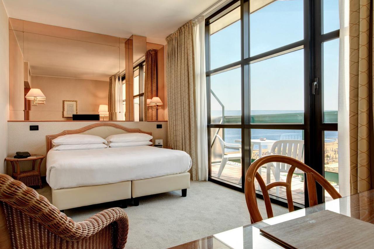 Deluxe Double or Twin Room Sea View