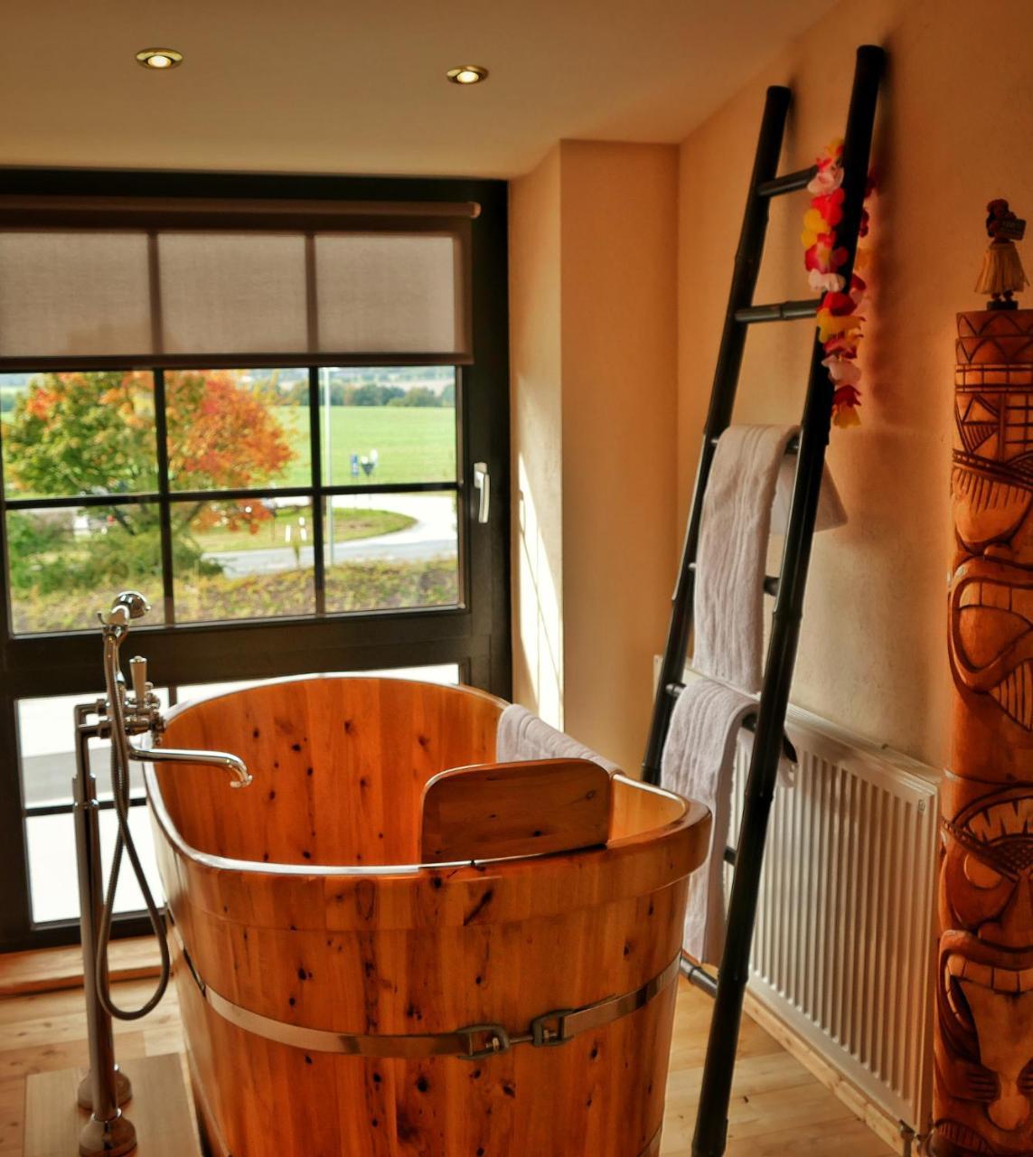 Deluxe Double Room Bath