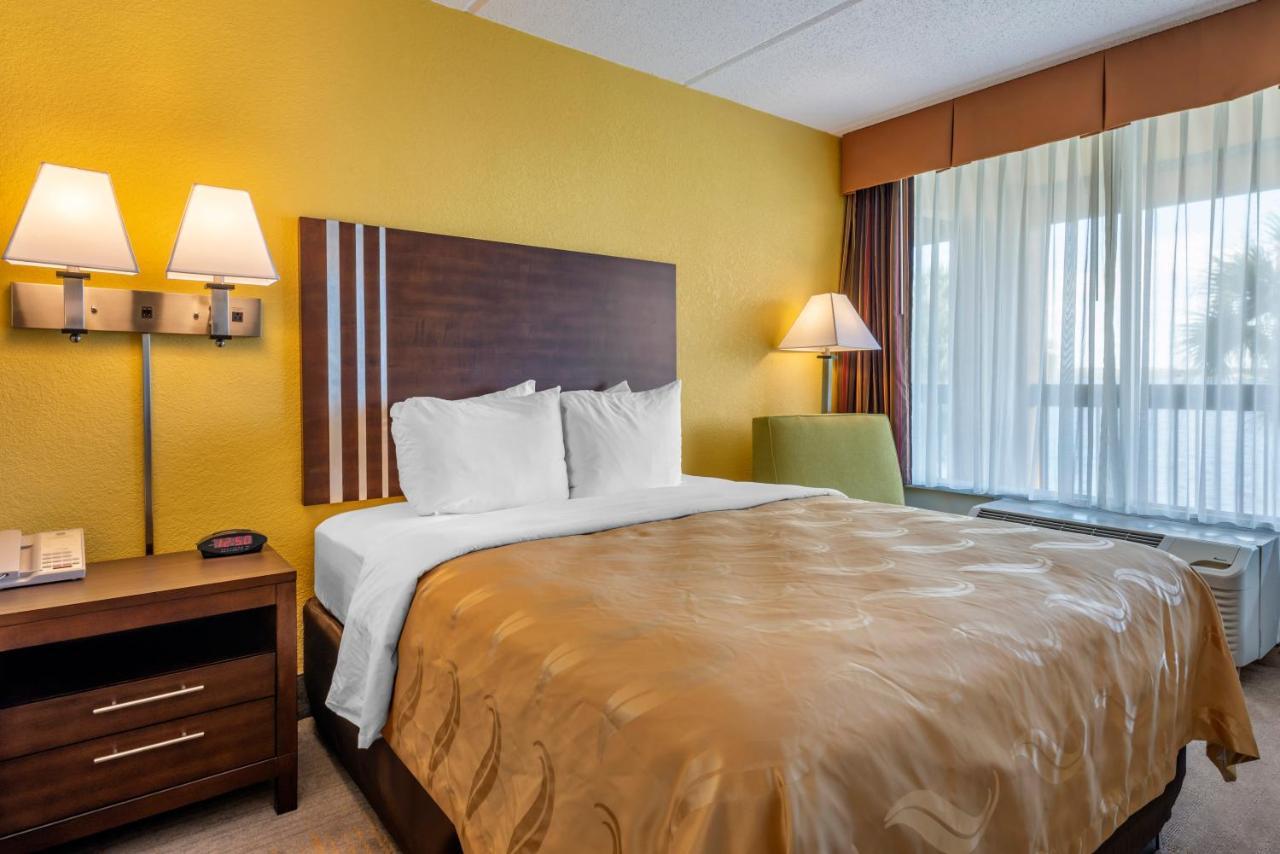 Queen Room with Two Queen Beds - Smoking