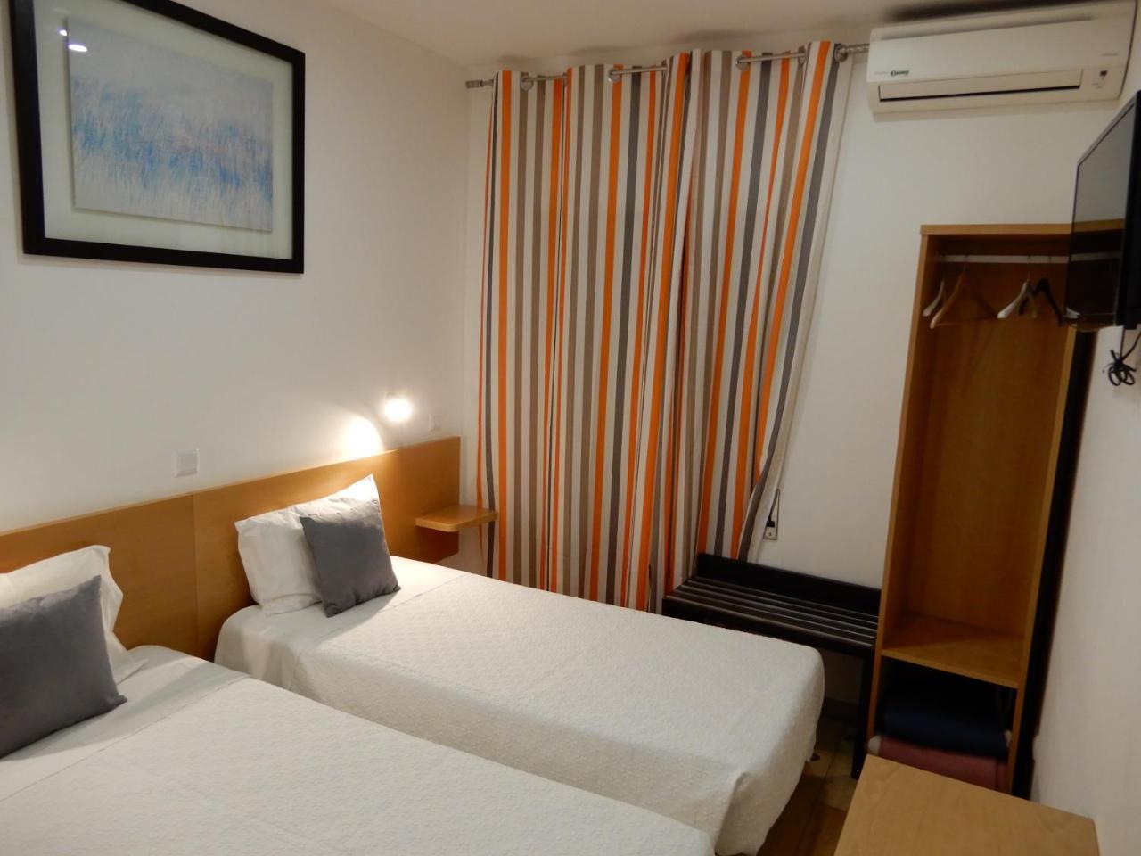 Twin Room Private Bathroom