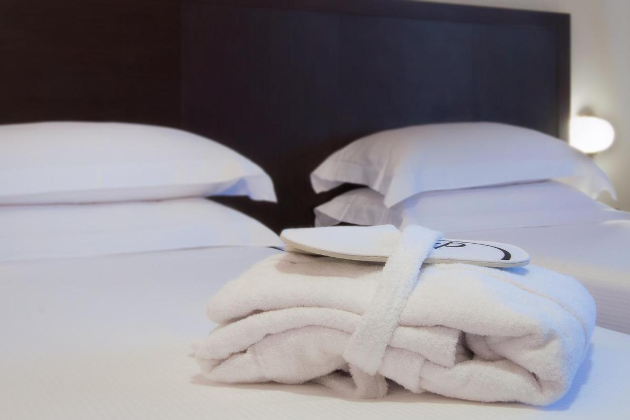 Double or Twin Room,766186264:JPEG