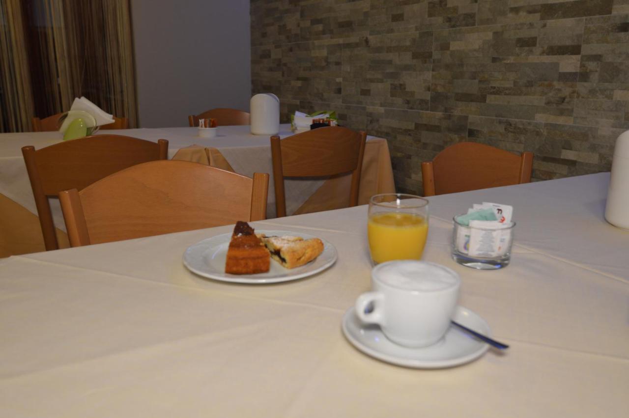 Family Room Private Bathroom