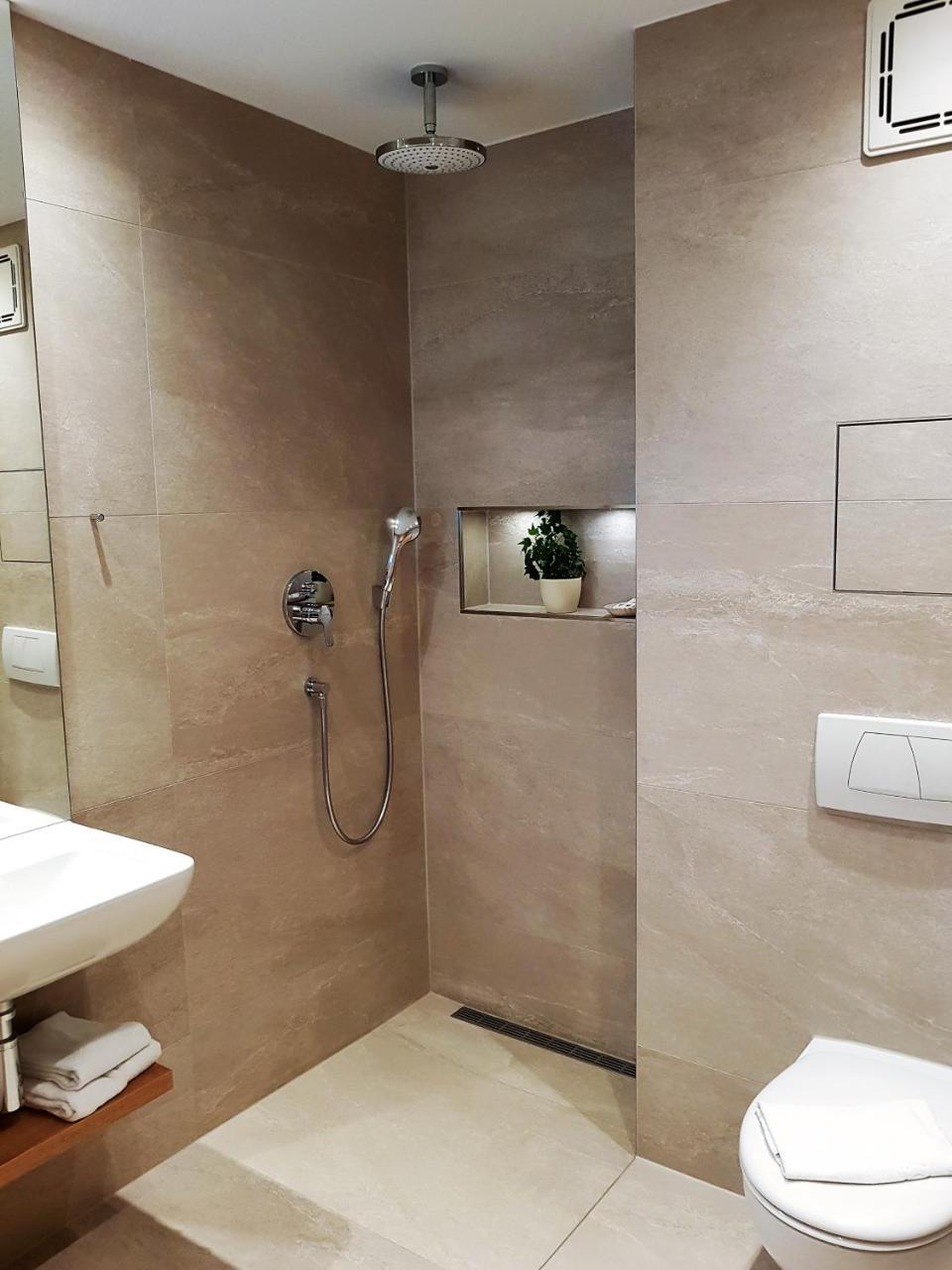 Double Room,766625908:JPEG