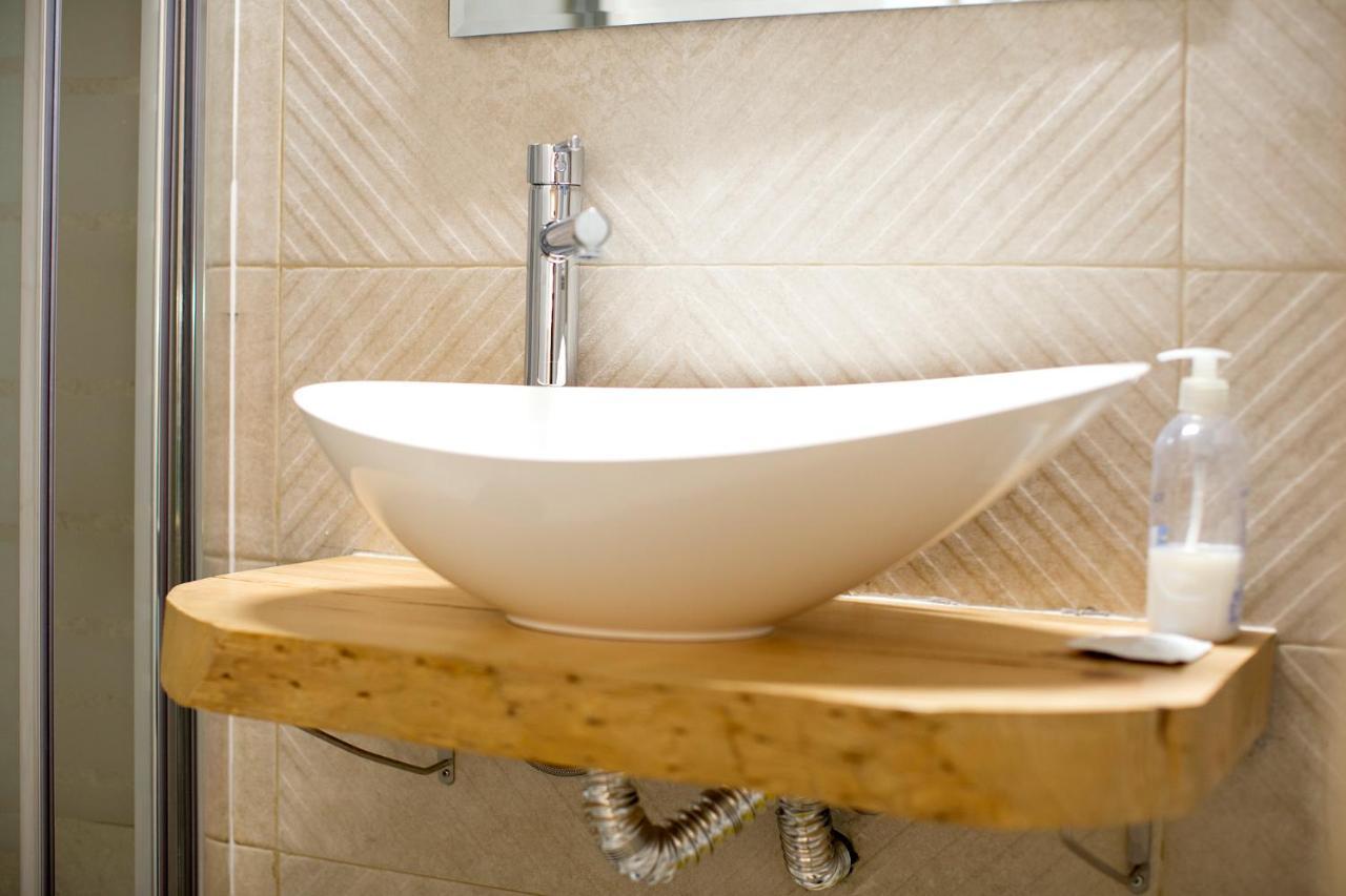 Standard Single Room Private Bathroom