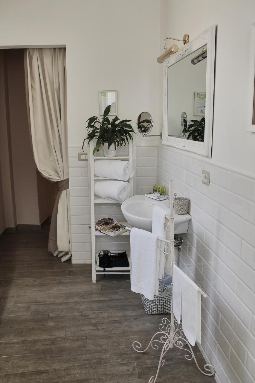 Deluxe Double Room Bath