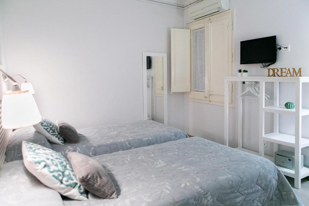 Interior Twin Room,766782493:JPEG