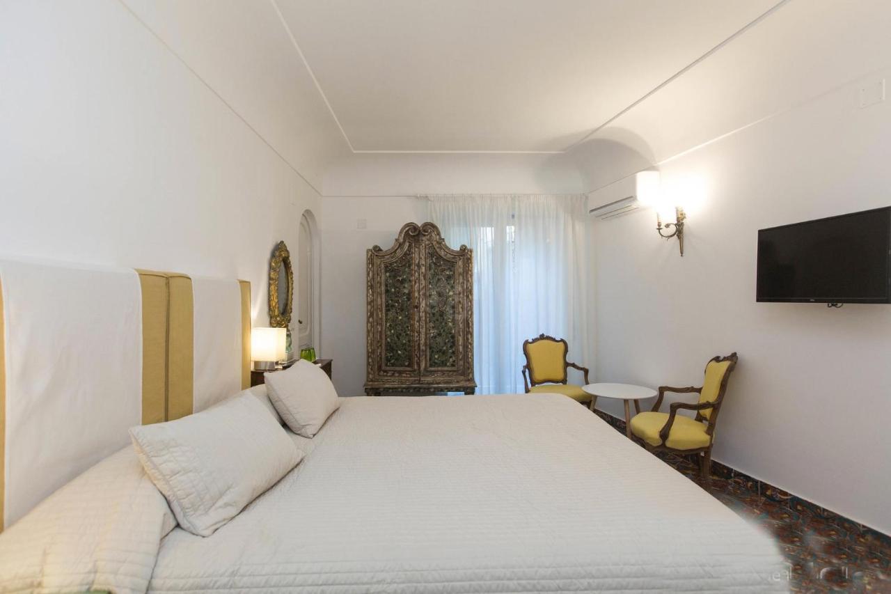 Design One-Bedroom Suite PA1