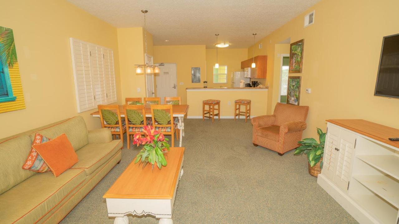 Two-Bedroom Condo with Sofa Bed - Full Kitchen