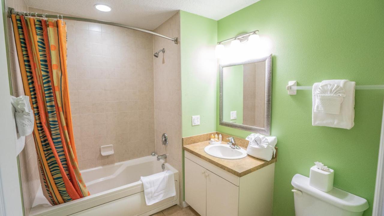 Two-Bedroom Condo Sofa Bed Full Kitchen