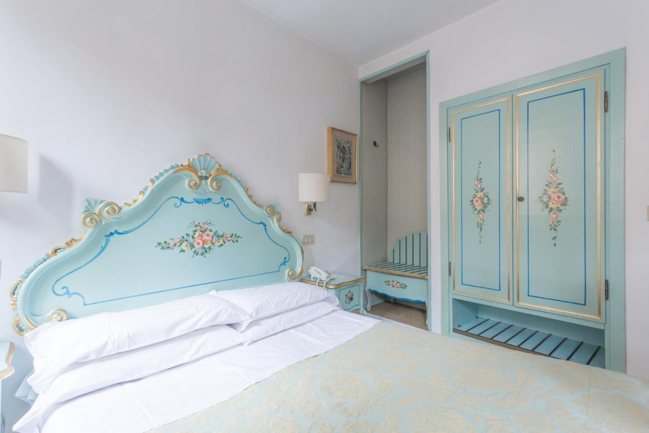 Double or Twin Room,1209371488:JPEG
