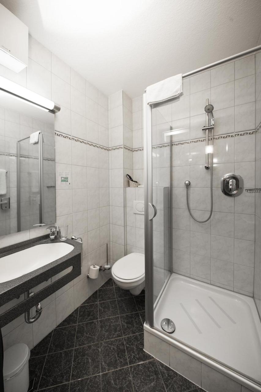 Family Room Private Bathroom,1699164328:JPEG